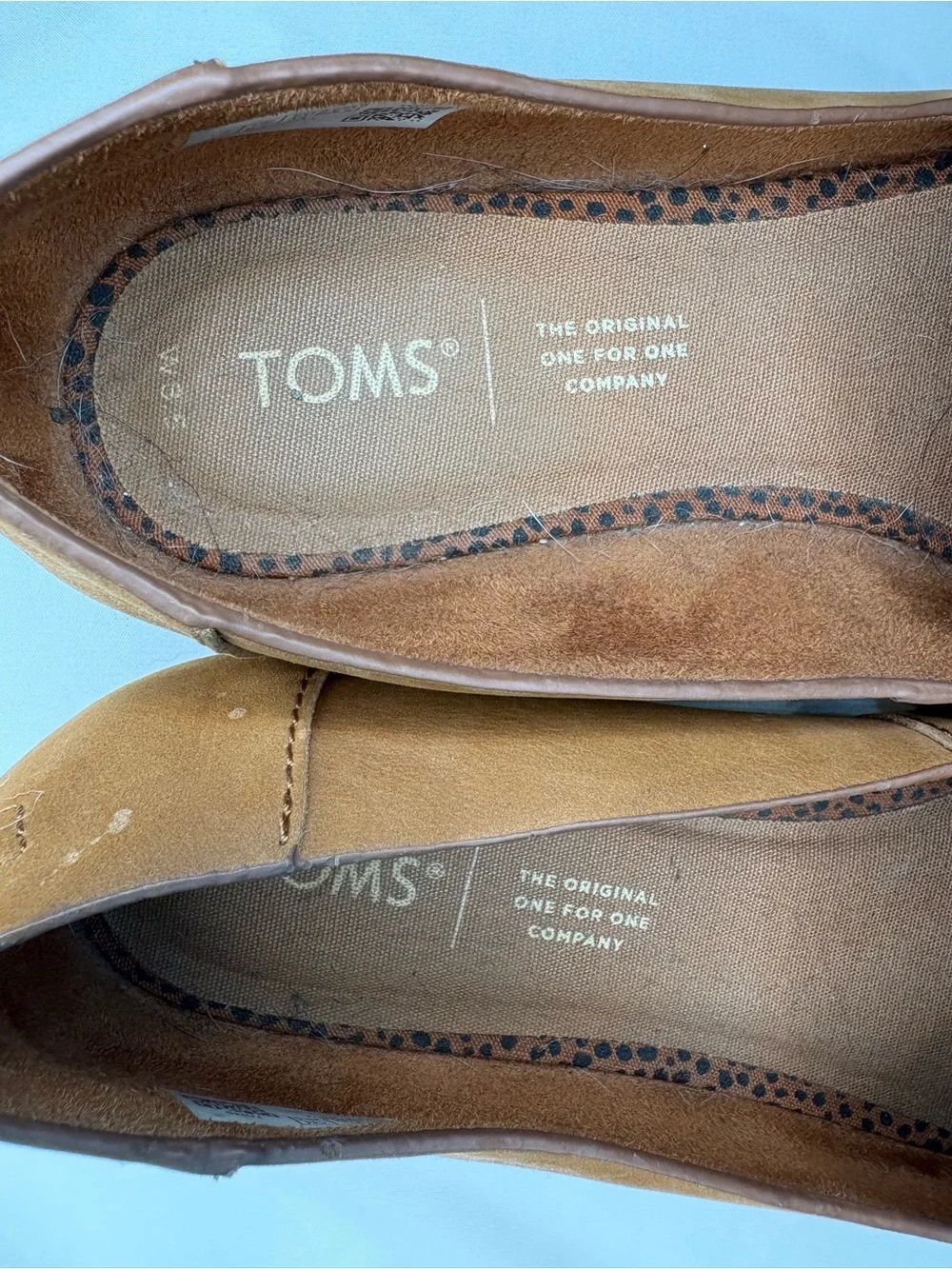 TOMS Women’s 8.5 Slip-On Loafers in Cognac Brown Suede